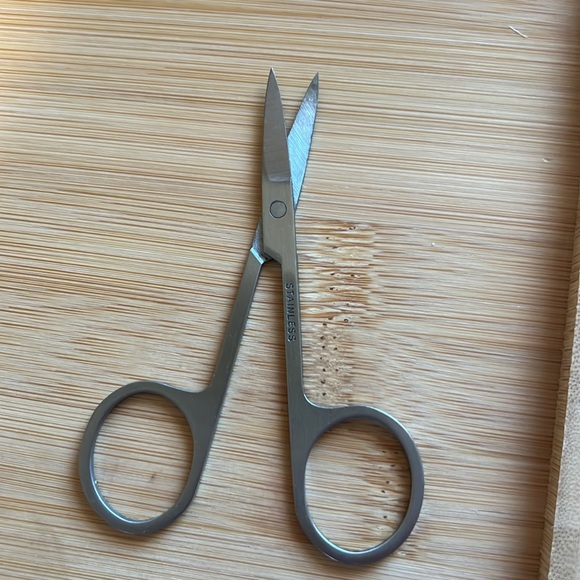 Scissors - Picture 2 of 4